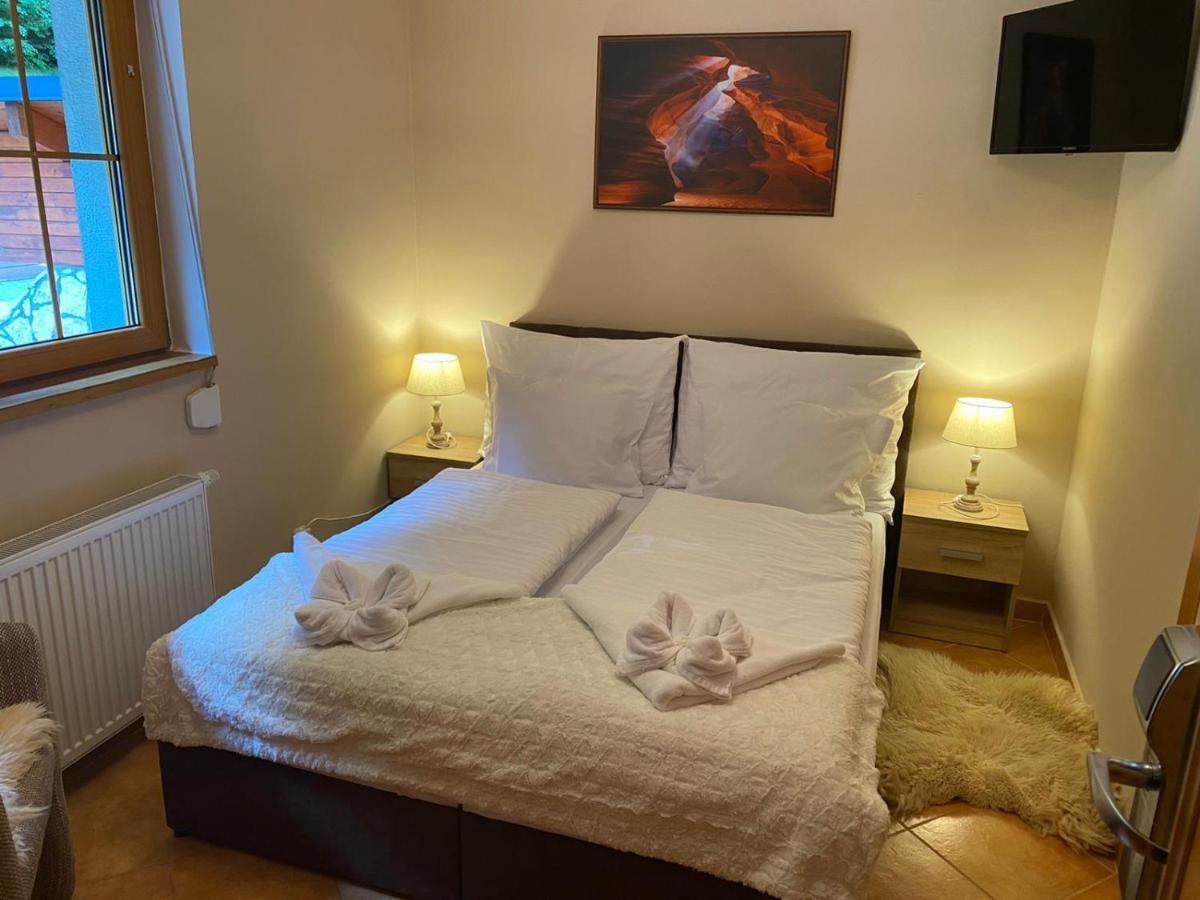 Penzion Bawaria Horní Lomná Esterno foto